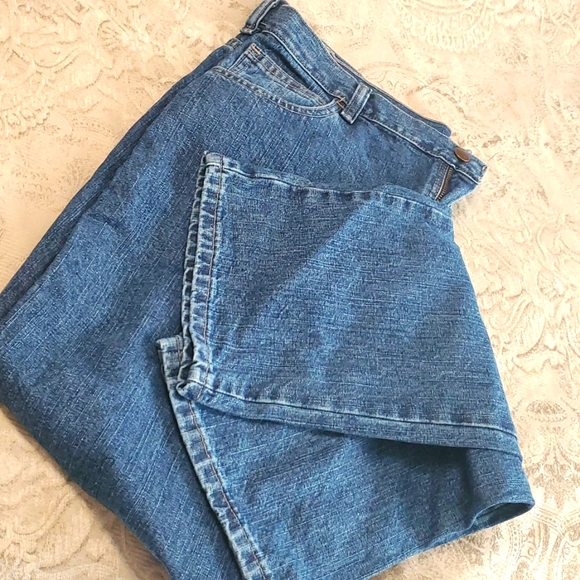 Lee Riders - Picture 1 of 4